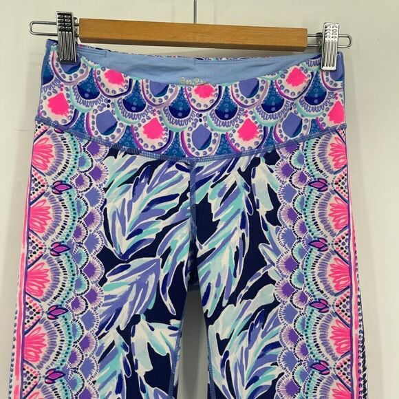Lilly Pulitzer Multicolor Luxletic Flock Together Crop Leggings Size Small - Picture 2 of 8